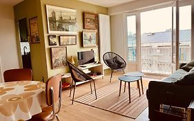 Champs de mars Appartement 1 chambre proche centre ville, balcon et parking
